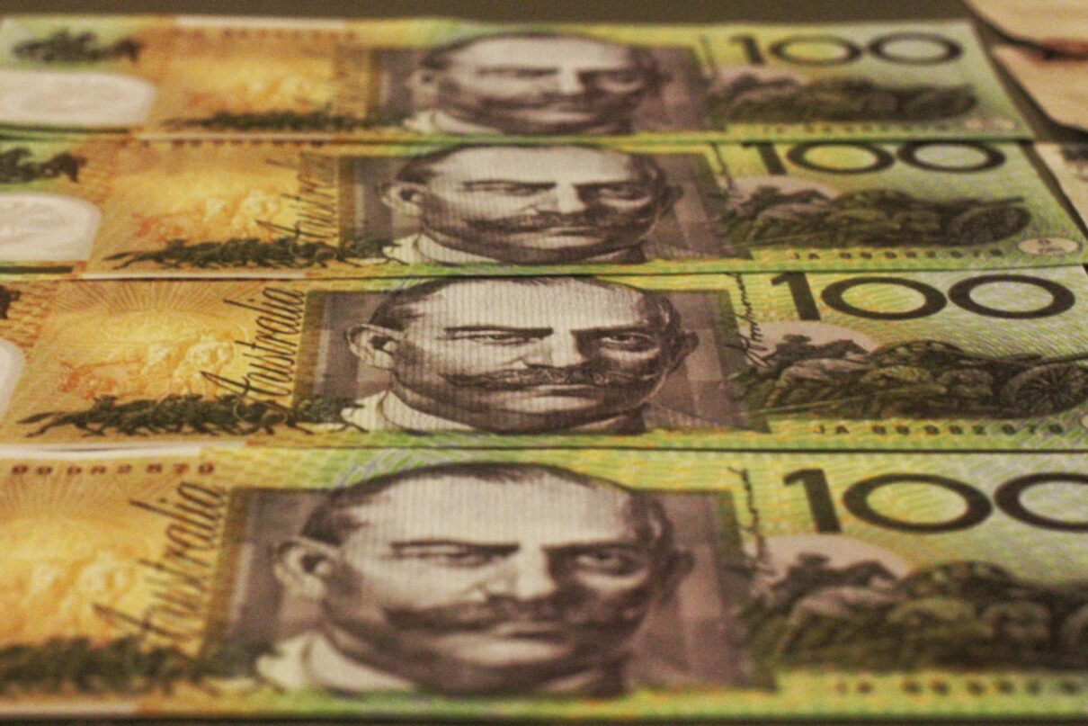 $100 bills