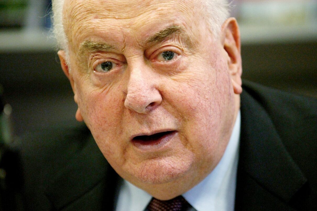 Sydney, June 26, 2002. Former Prime Minister Gough Whitlam speaking at the book launch of author Bill Nichol's "Timor, A Nation Reborn" at the Co-op bookshop at Sydney University.