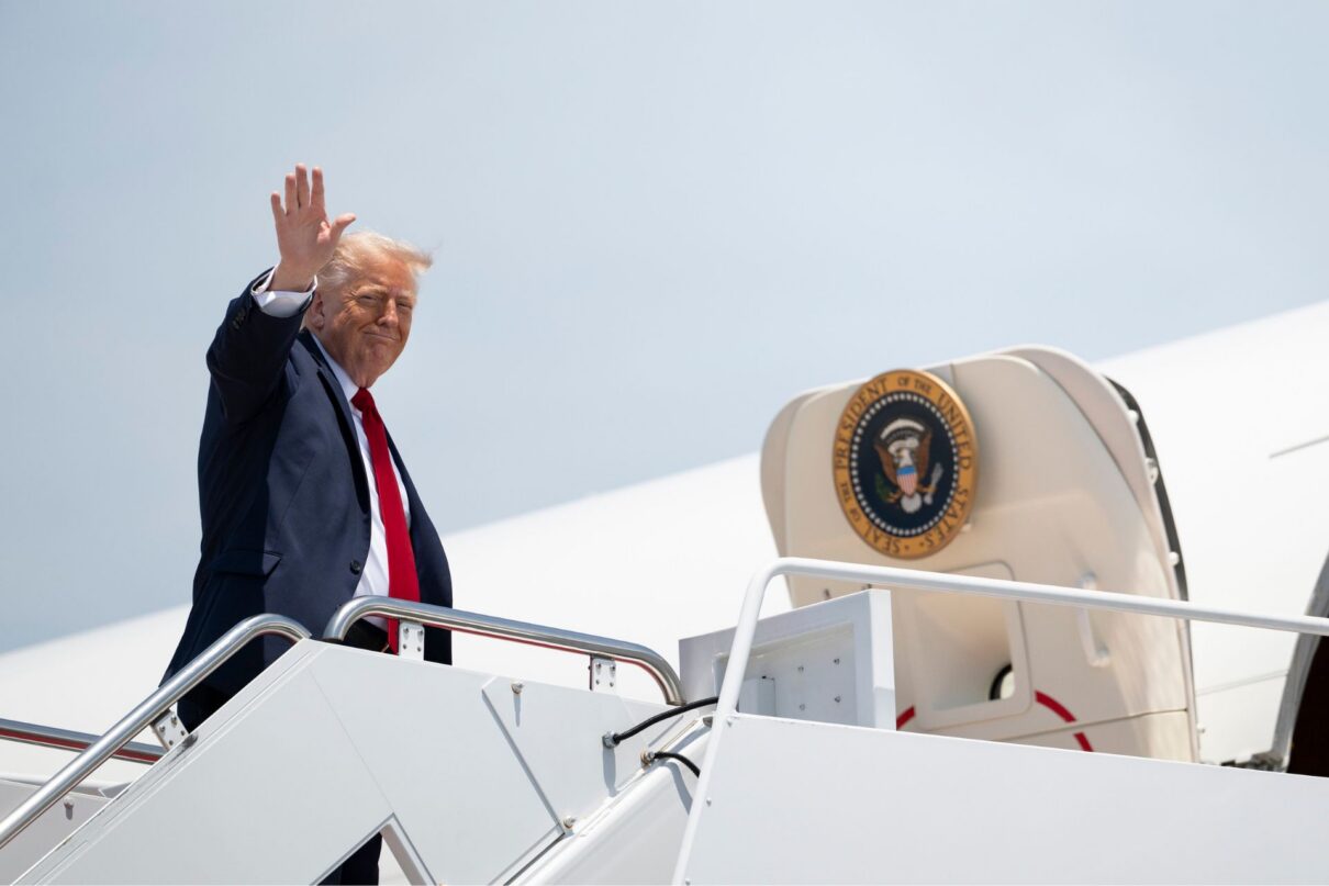 President Donald J. Trump boards Air Force One at Joint Base Andrews, Maryland on Friday, June 5, 2026, en route Chippewa Valley Regional Airport in Eau Claire, Wisconsin.(Official White House Photo by Joyce N. Boghosian)